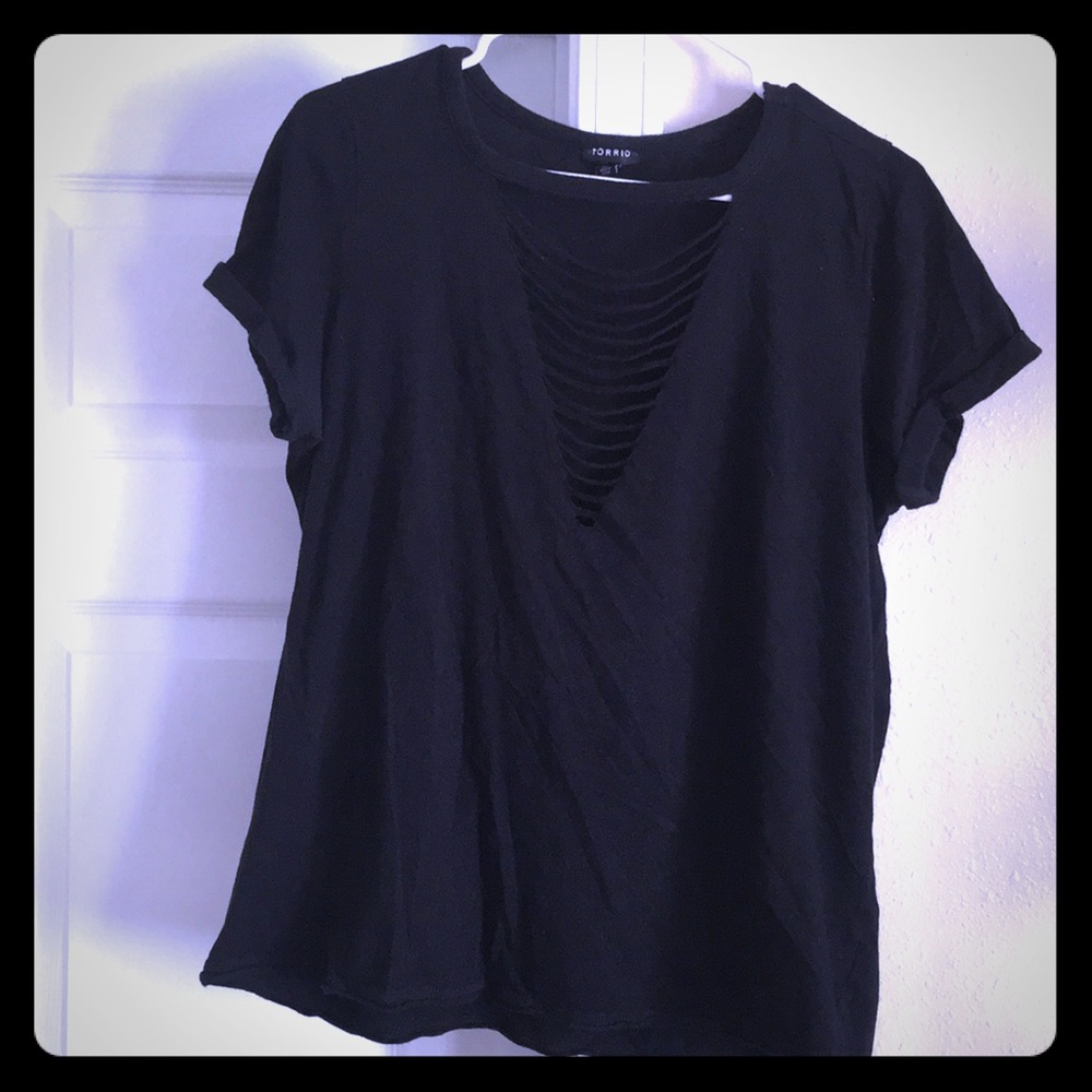 Torrid Black shirt size 00; good condition;